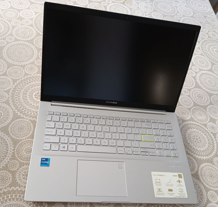 Vând Laptop ASUS VivoBook 15 - i7 Generația 11, Gold, Stare Excelentă