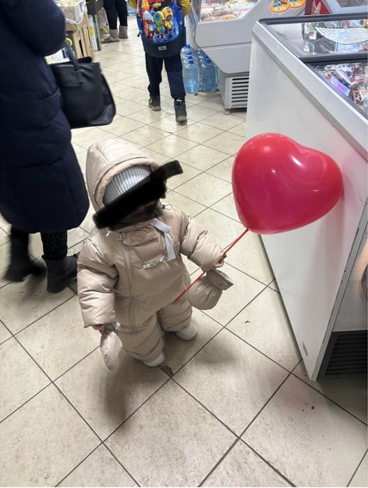 Продам зимний комбинезон трансформер