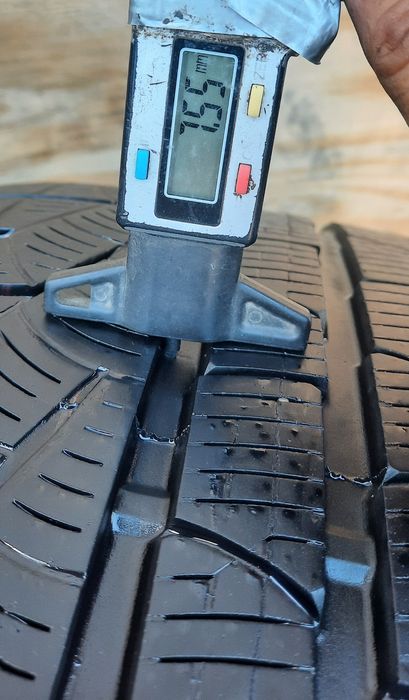 2 броя зимни гуми 255 40 18 Pirelli 7-8mm