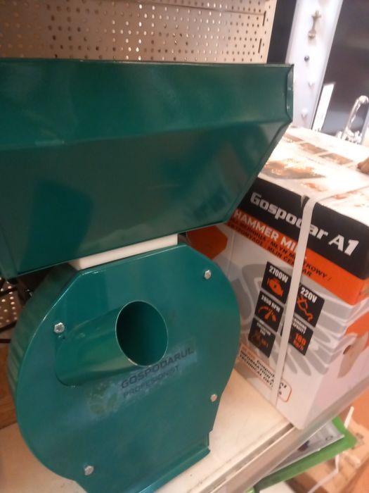 Vând mori de mălai și uruiala noi