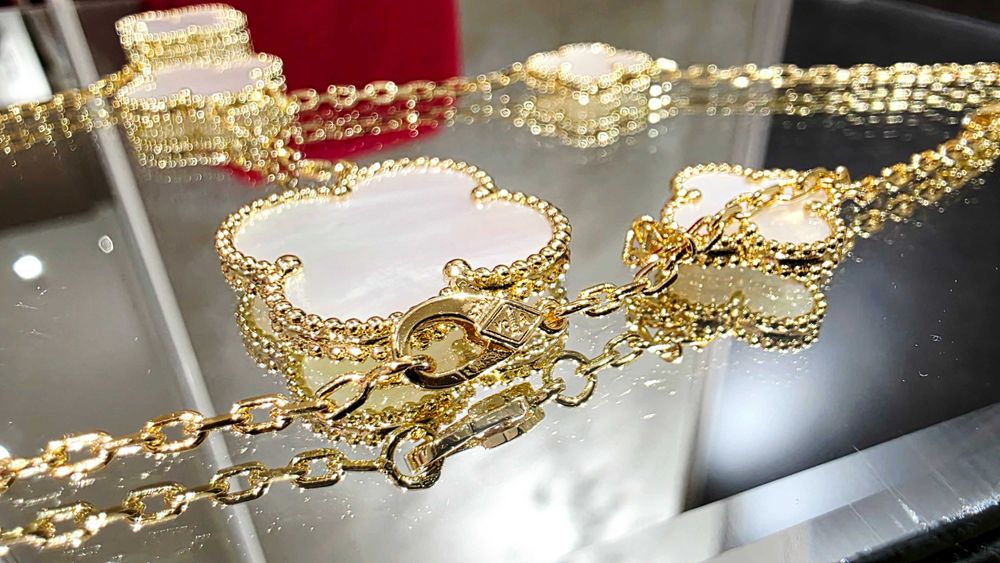 Van Cleef & Arpels VCA Gold 6 Magic Mother Pearl Alhambra Дамско Колие