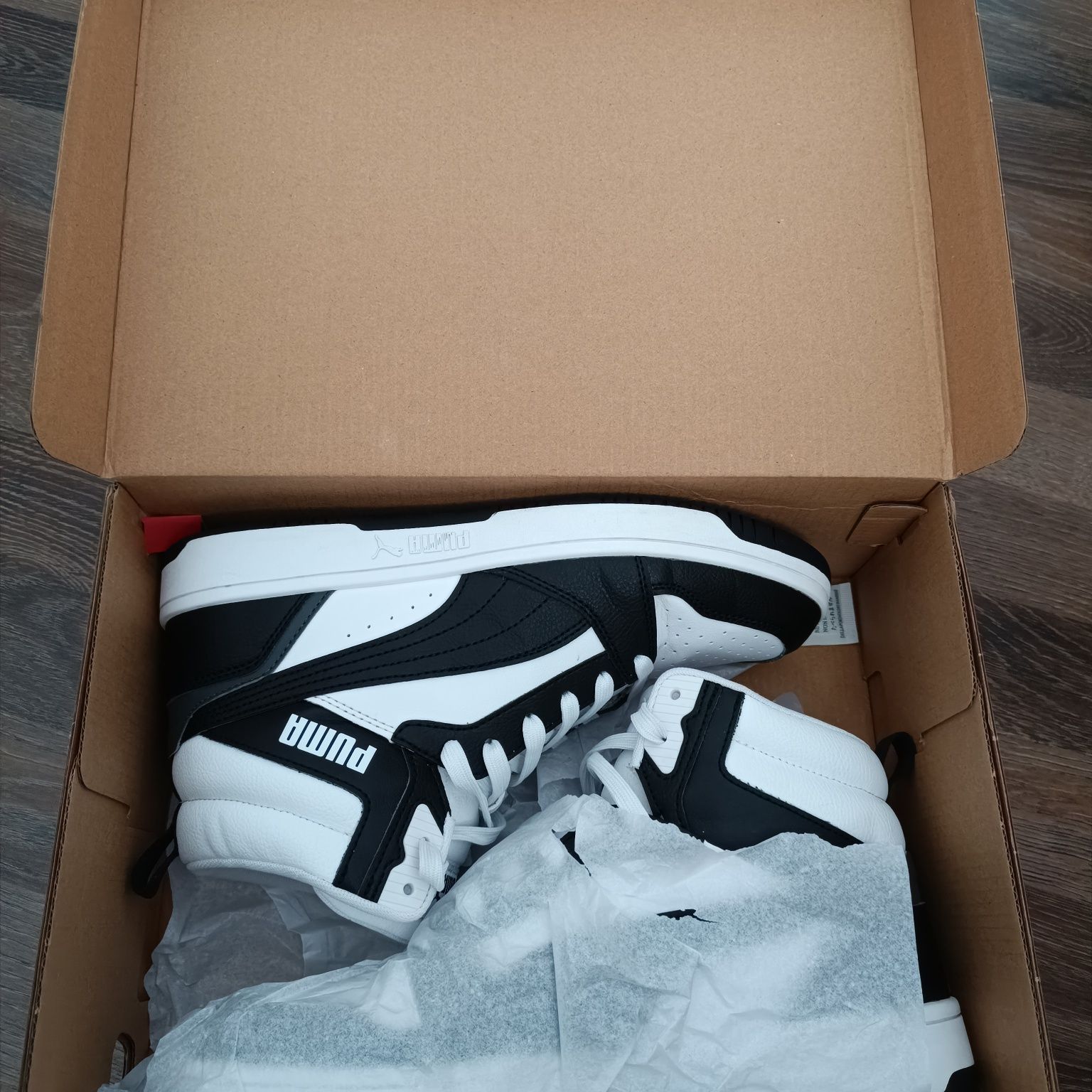 Кецовете Puma Rebound V6. 65 лв