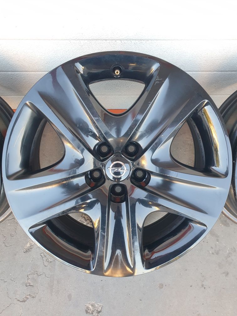 Оригинални железни джанти с тасове за ОПЕЛ OPEL R17 5x105 ET42 7J