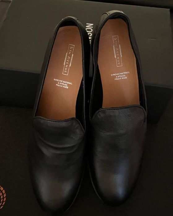 Vând loafer noi din piele naturala mărimea 40/41