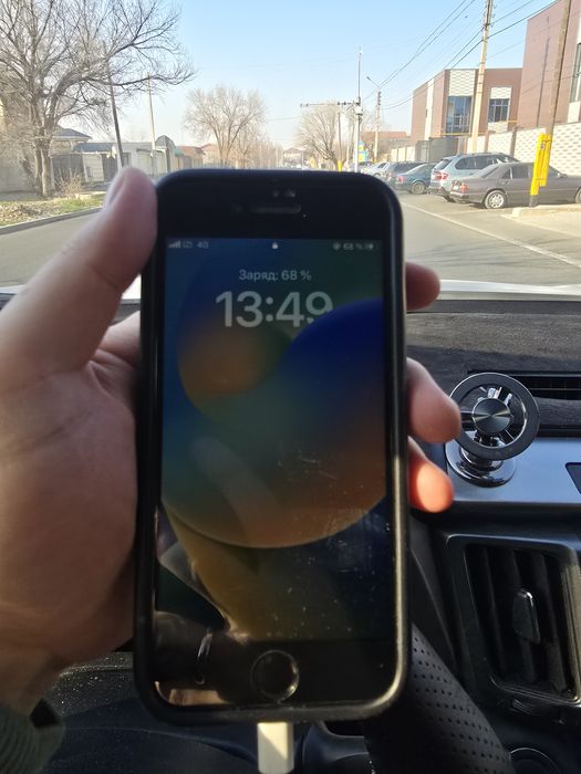 Айфон 8 64 Гб.  .