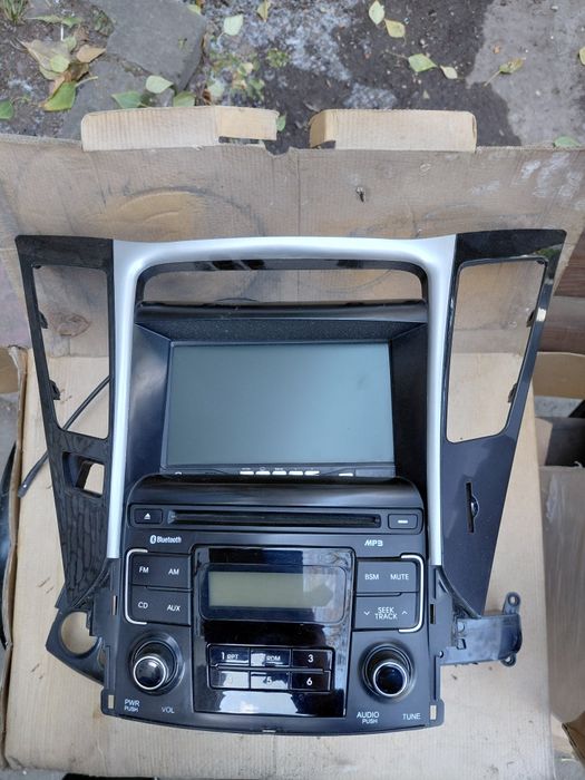 Продам магнитолу штатную от хюндай соната 6 2010 г.в.