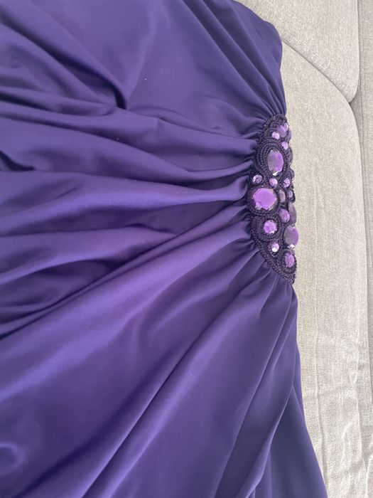 Къса рокля с камъни