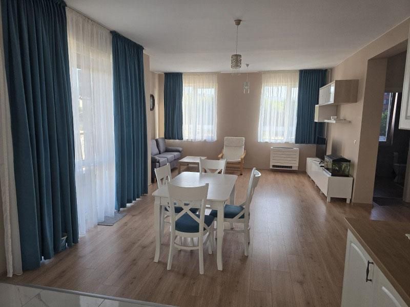 Дава се под наем Тристаен апартамент в Пловдив, Остромила - 120 кв.м за 700 € - Снимка #1