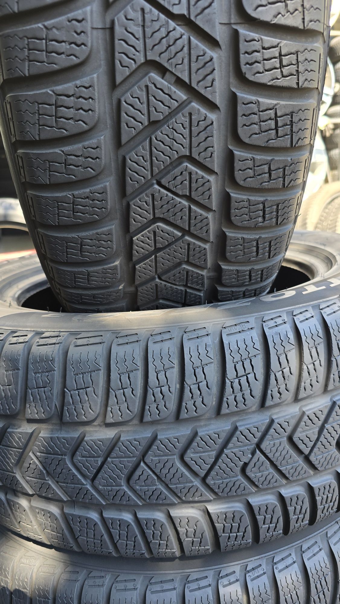 4 anvelope iarnă Pirelli 235/55/17  - dot 2022