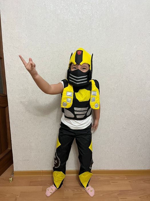 Продам новогоднии костюмы