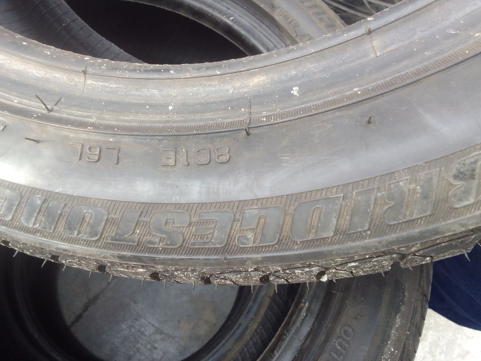 Bridgestone 215/45/16 летни перфектни