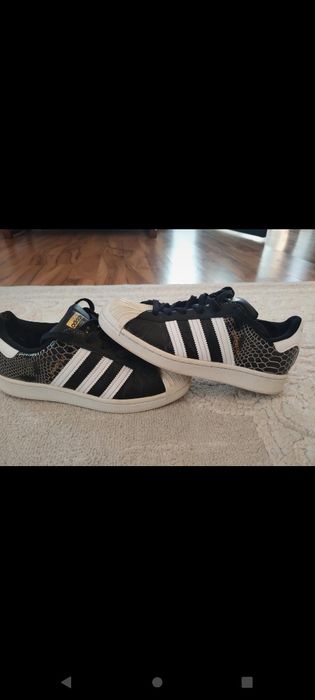 Adidasi Adidas original și trening Adidas