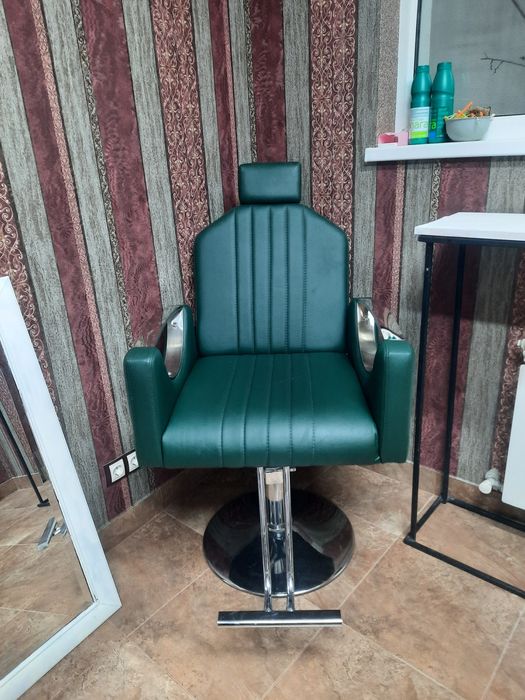 Парикмахерское кресло