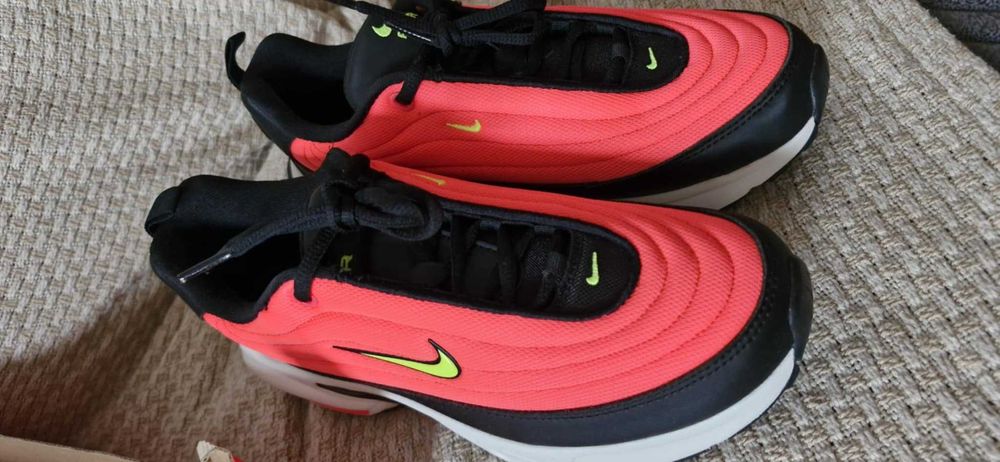 Nike AIR Max PORTAL UK 6.5 Нови