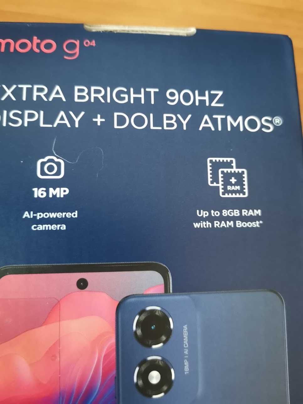 Продавам нов смартфон Motorola Moto G04 64GB 4GB RAM
