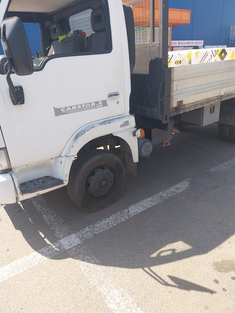 Vând  Nissan Cabstar