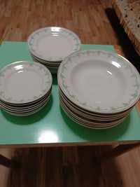 Столовый набор тарелок. Советские, производство Рига.
