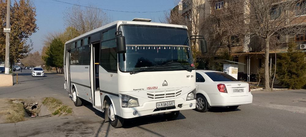 Isuzu avtobus 2007 yil