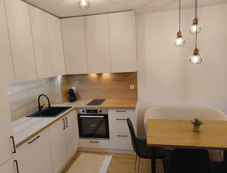 Дава се под наем Двустаен апартамент в Пловдив, Център - 60 кв.м за 750 € - Снимка #2