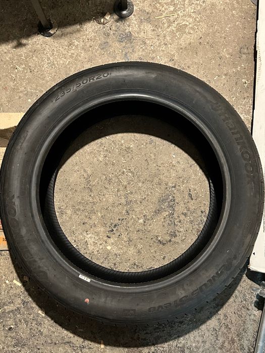 Hankook Ventus S1 Evo 255/45/20 и 235/50/20 – почти нови