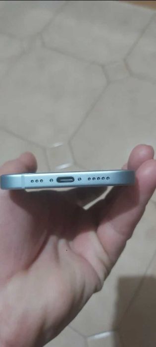 Se vinde iPhone 15