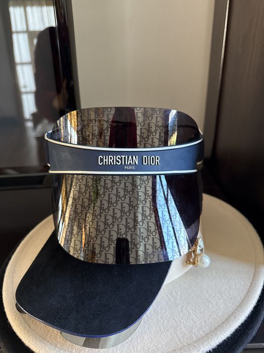 Козирка Christian Dior
