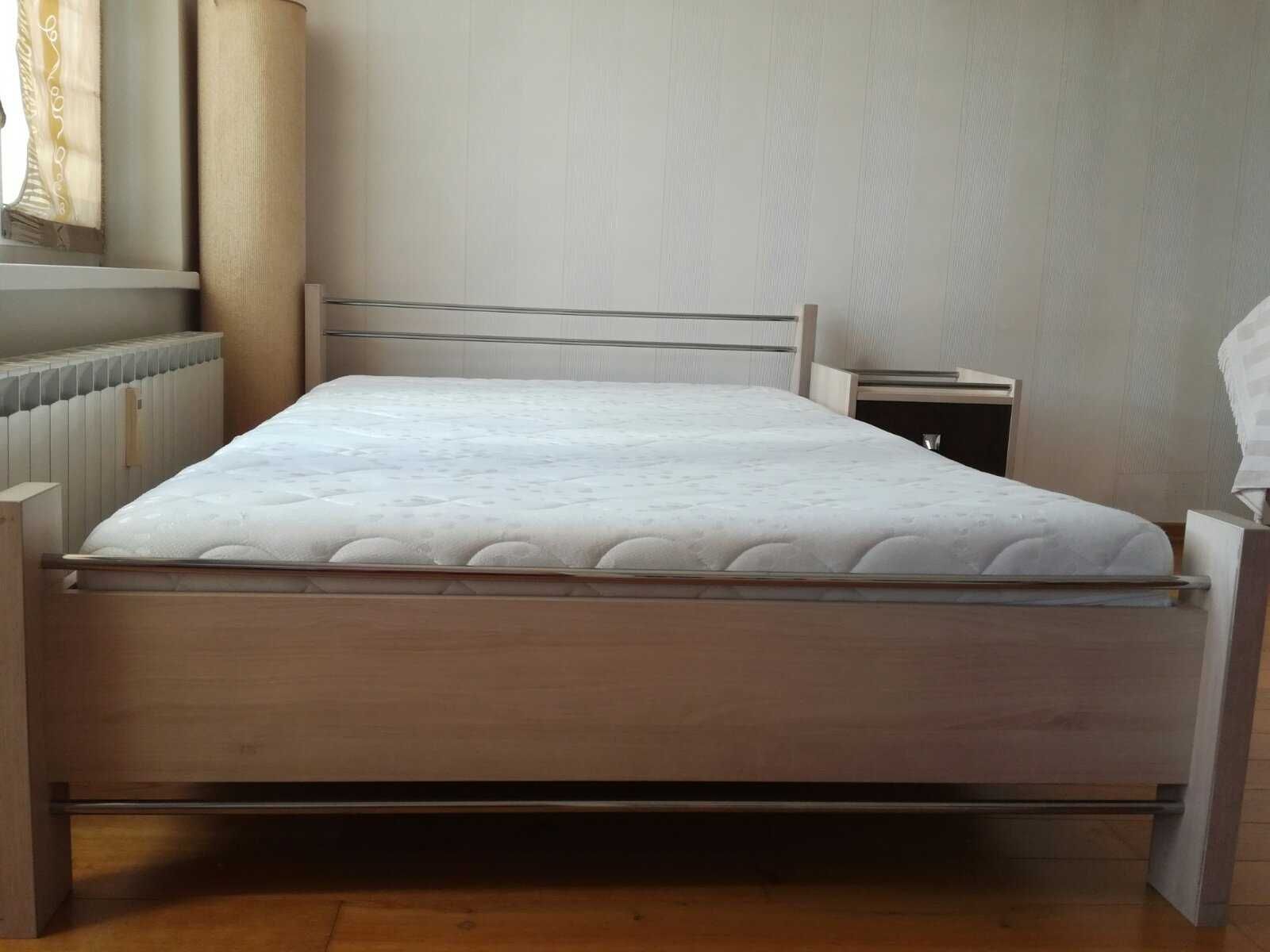 Легло с подматрача рамка и матрак, за един или за двама, ако се обичат