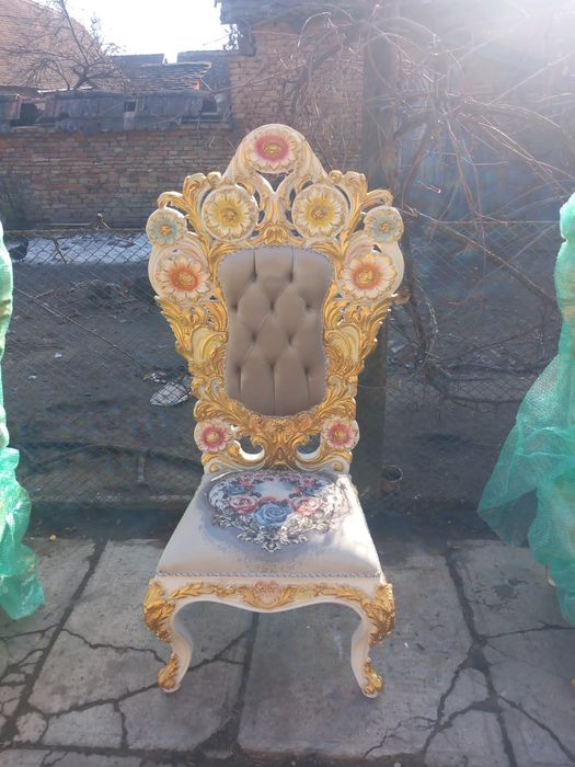 Vând mobila de lux model baroc