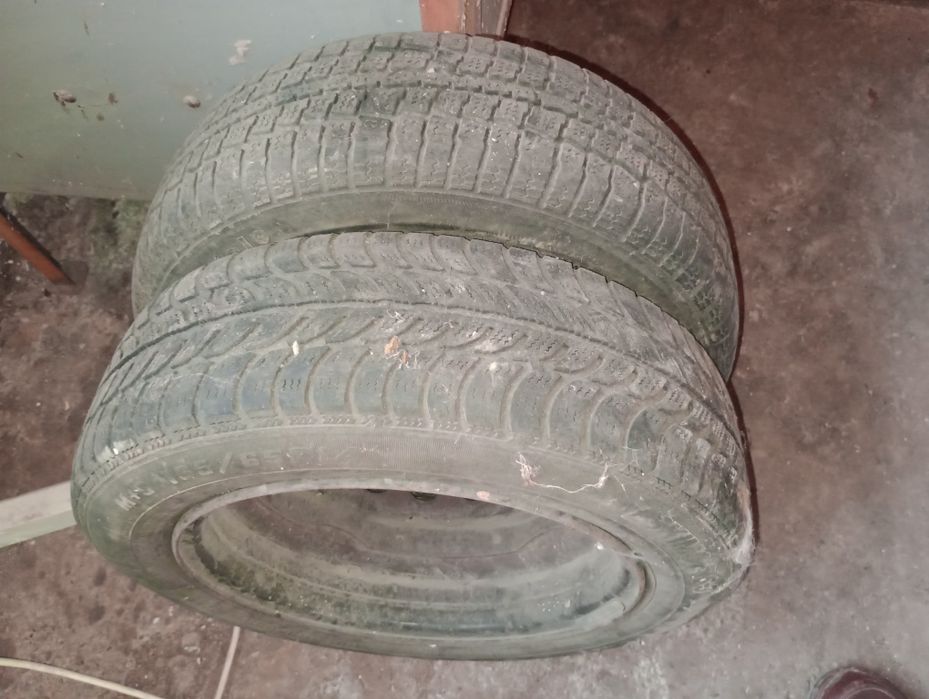 Vănd cauciucuri cu geantă