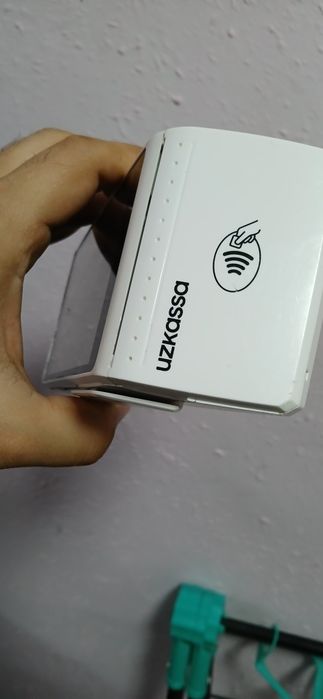 Terminal A930 2 bor va 1 dona uzkassa