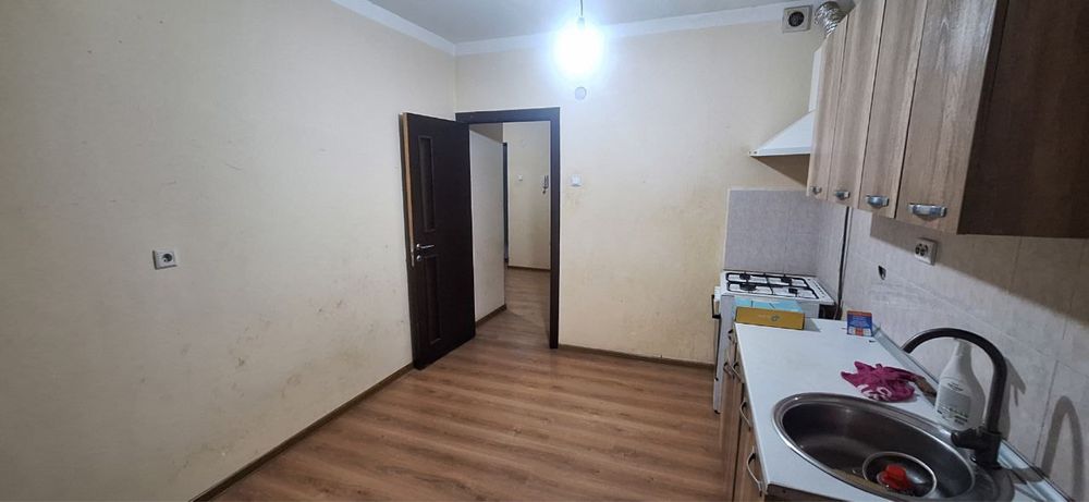 Sergeli 9 hudud 2 xona 4 etaj srochno sotiladi
