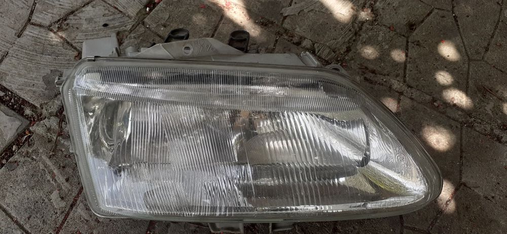 Десен Фар Valeo За Рено Лагуна  1993-2002 Година  Renault Laguna