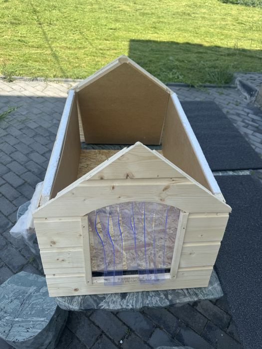 Vând căsuță cățel