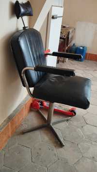 Парикмахерская кресло