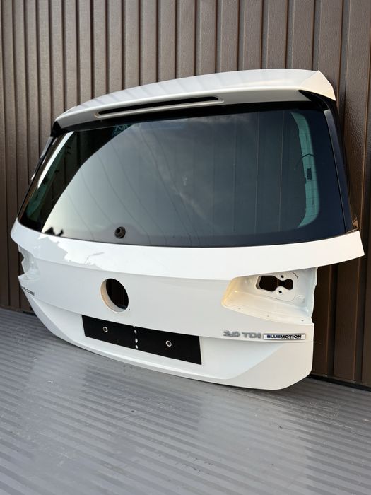 Haion vw Passat B8 cod de culoare LC9A 2015-2020