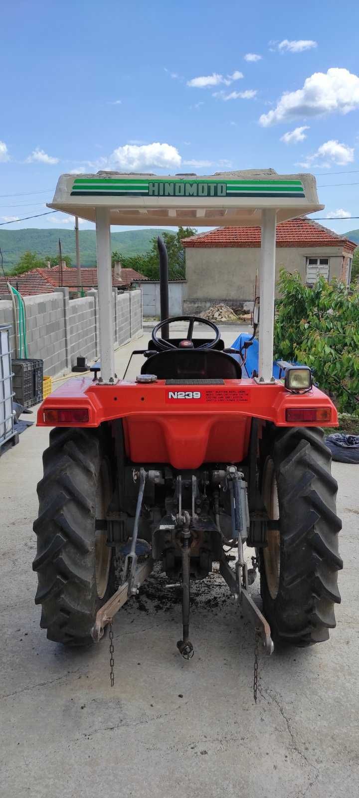 Продавам трактор Hinomoto N239, 24 к.с.