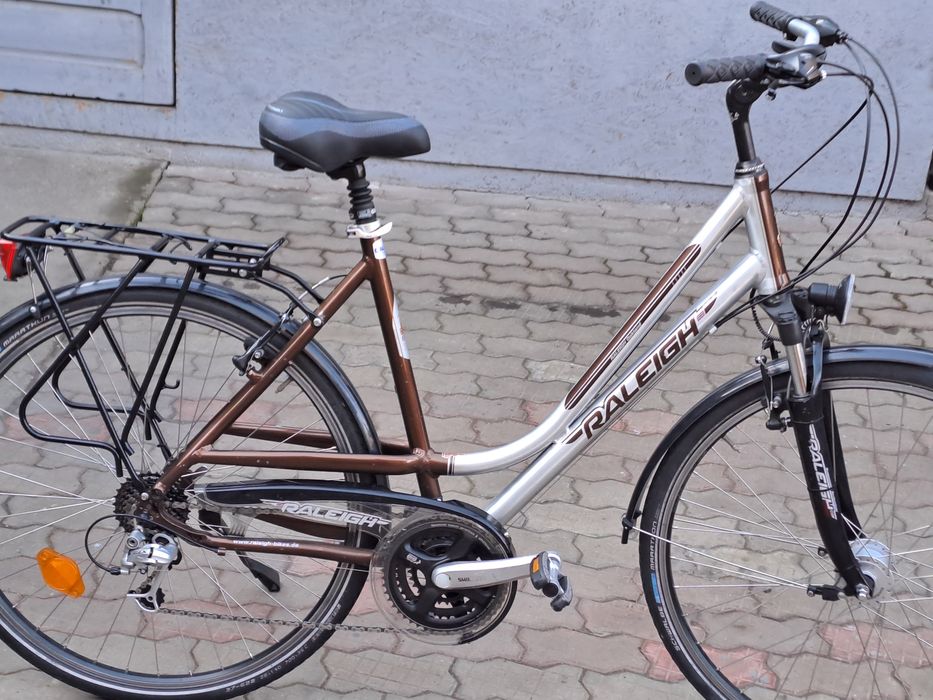 ***bicicleta de dama pe 28" ***