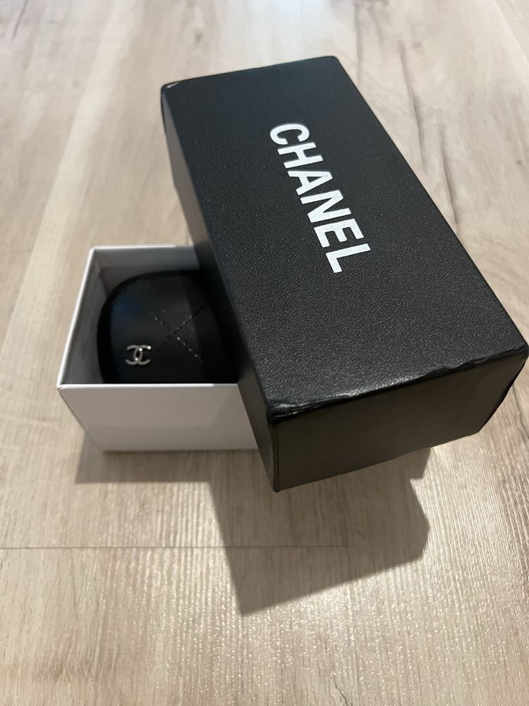 Продавам слънчеви очила Chanel