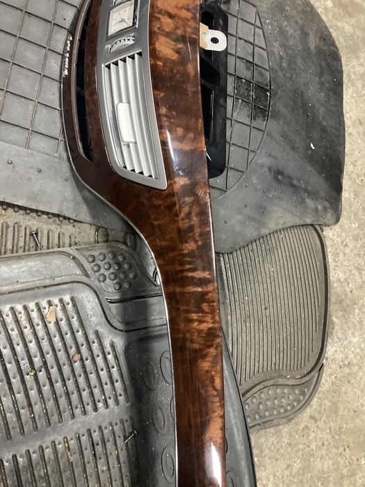 Mercedes w221 face Централна лайсна с часовник