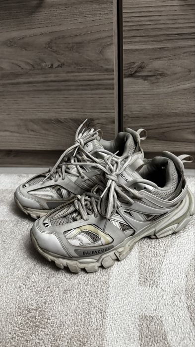 Balenciaga track 1