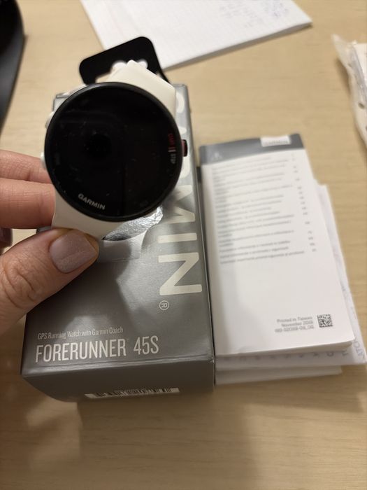 Продам часы Garmin forerunner 45s