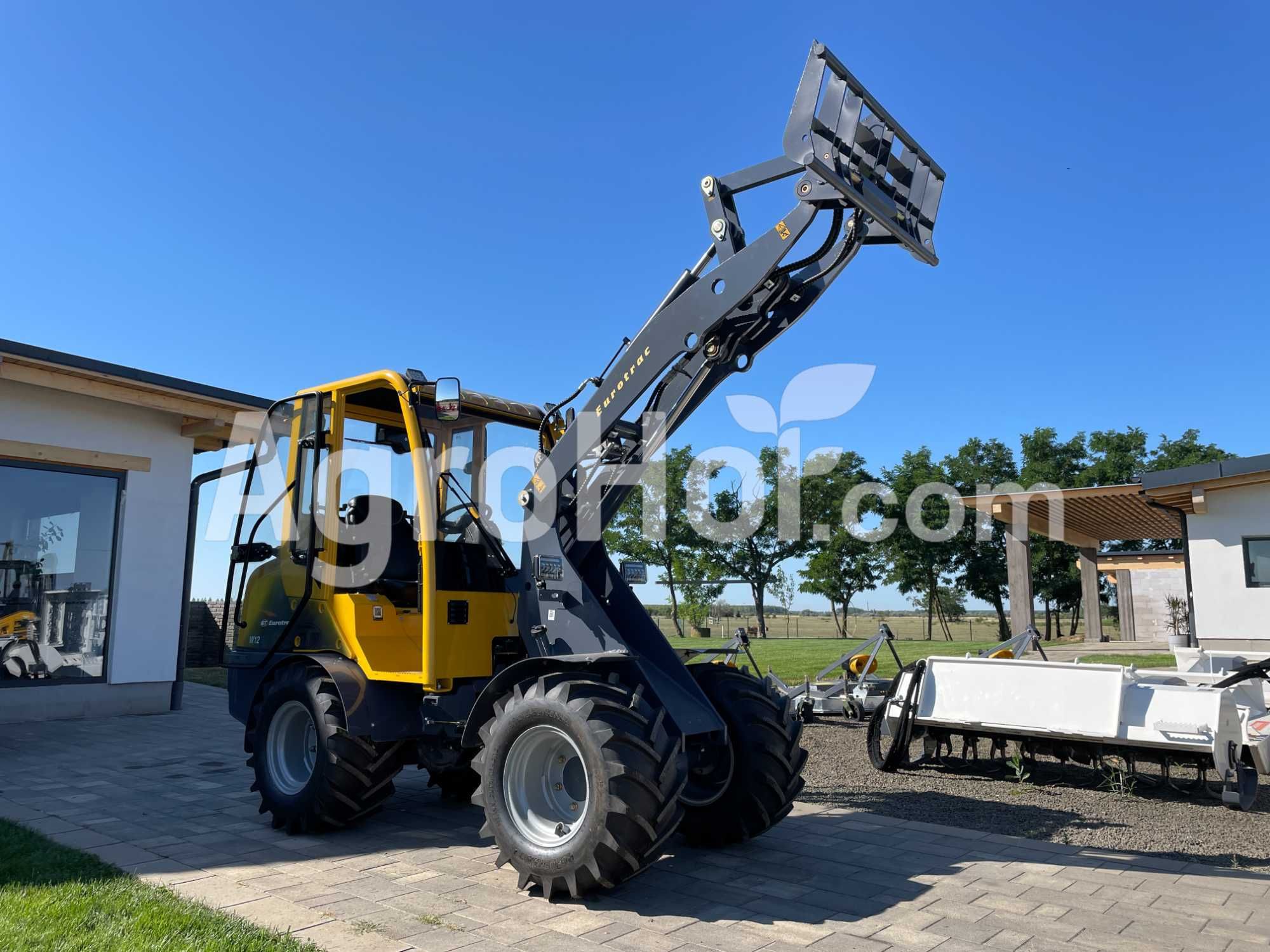 Mini încărcător (max 1280-2780 kg) / Eurotrac W12