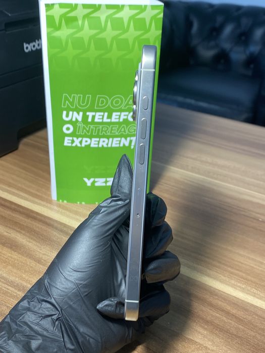 iPhone 16 Pro Max • 256 GB • Natural Titanium