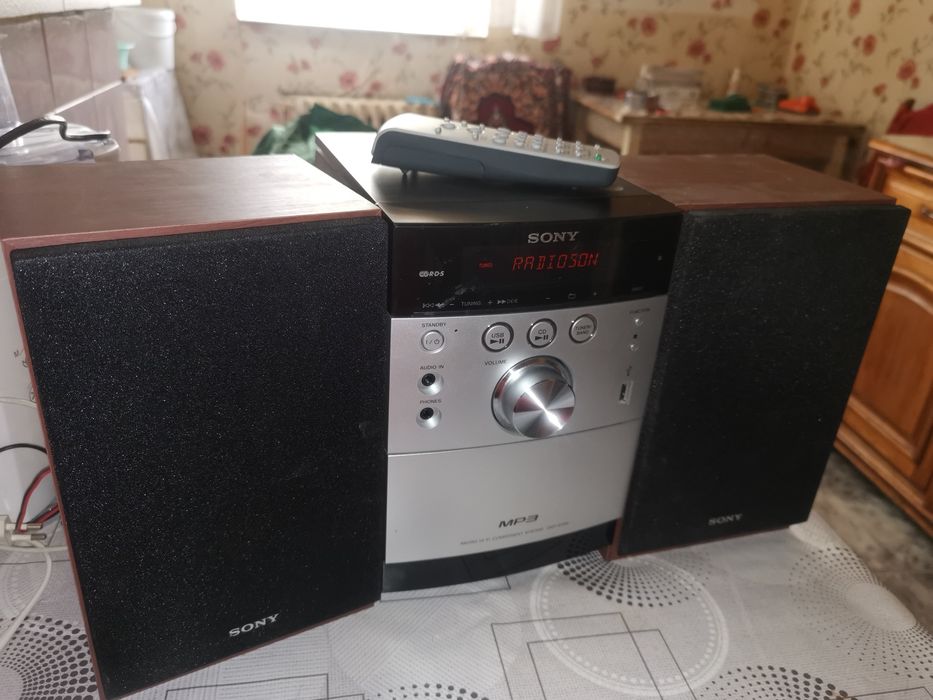Vând doua microsisteme radio.