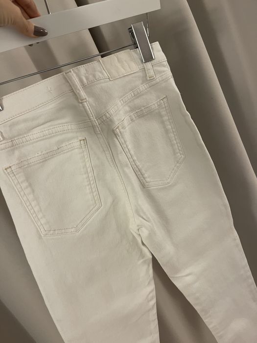 Бели дънки Bershka Skinny