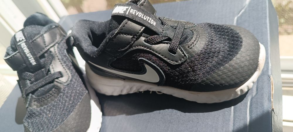 Încălțări Nike revolution, mărimea 25