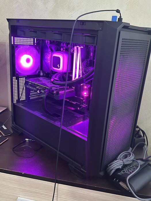 Продавам гейминг компютър – Ryzen 7 7800X3D / RTX 3060 / 32GB DDR5