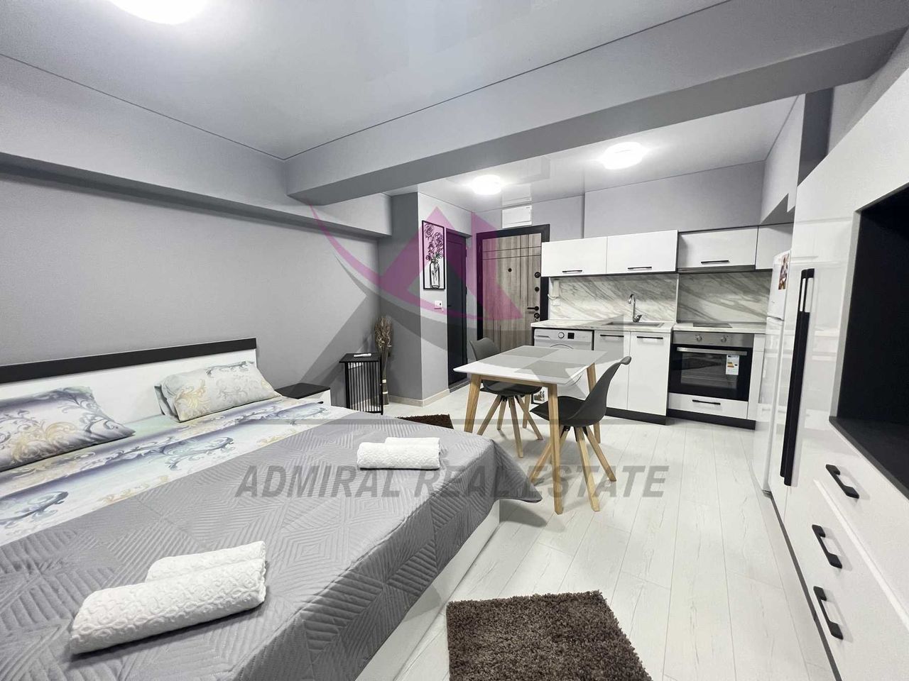 Дава се под наем Едностаен апартамент в Варна, ЖП Гара - 30 кв.м за 650 € - Снимка #1