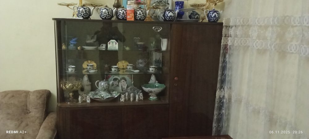 Tv,ugalok divan,teremo va stenka sotaman