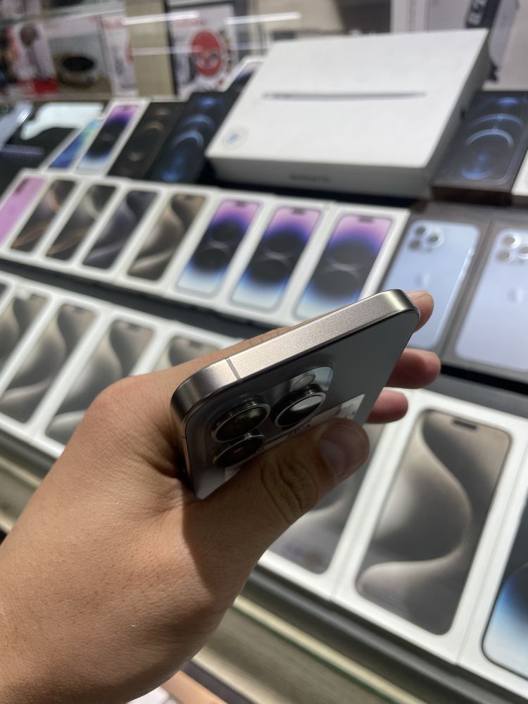 iPhone 15 pro 256 gb